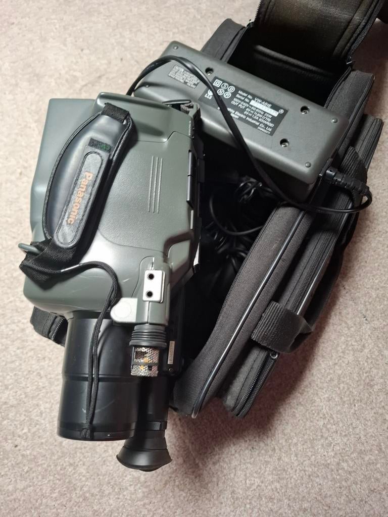Panasonic VHS-C Camcorder VW-AS5 met tas, Ophalen of Verzenden, VHS-C of SVHS-C, Camera