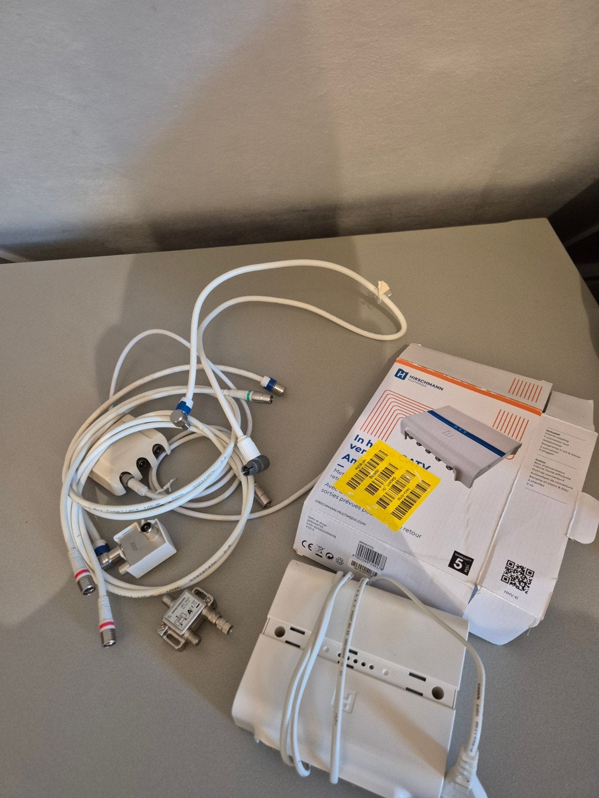 Hirschmann CATV Versterker + TV Antenne Kabels Pakket, Ophalen of Verzenden, Gebruikt