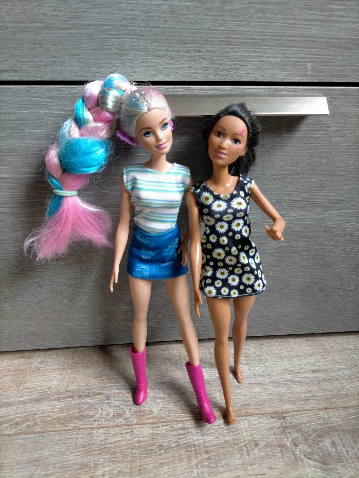 2 Barbie's, Ophalen of Verzenden