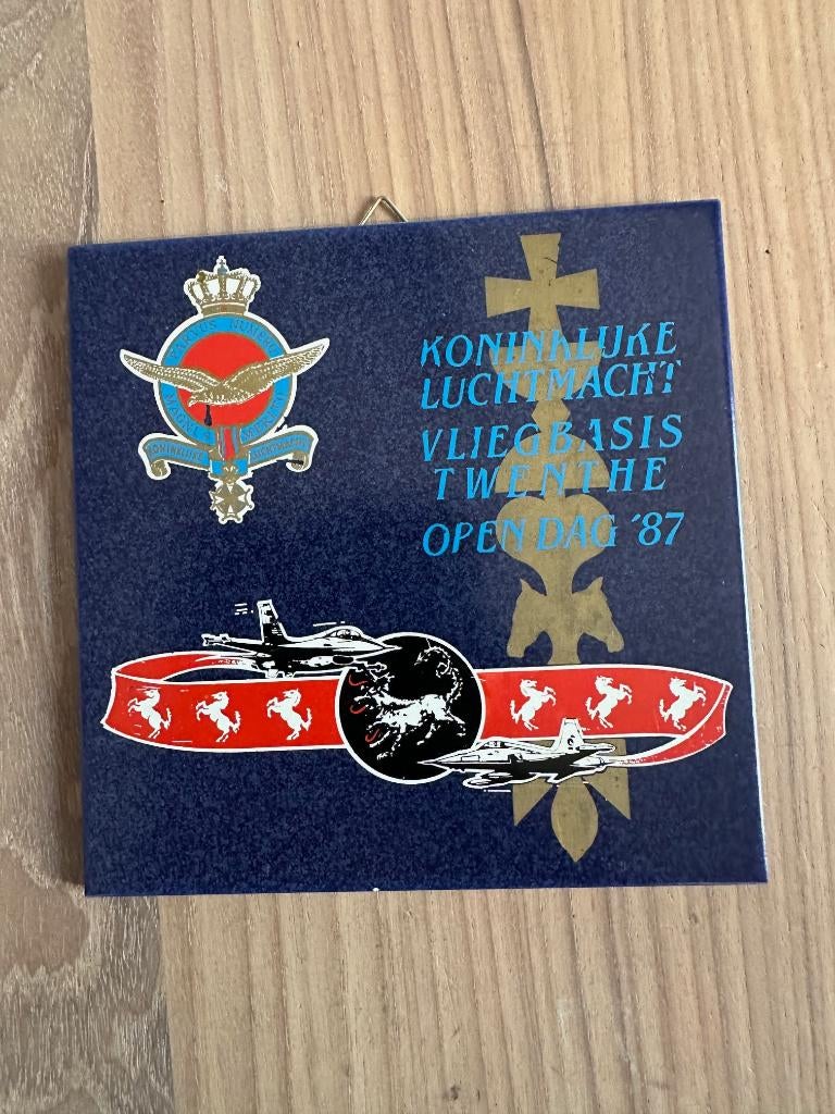 Vliegbasis Twenthe Open Dag 1987 tegeltje 15 cm, Ophalen of Verzenden, Zo goed als nieuw, Kaart, Foto of Prent
