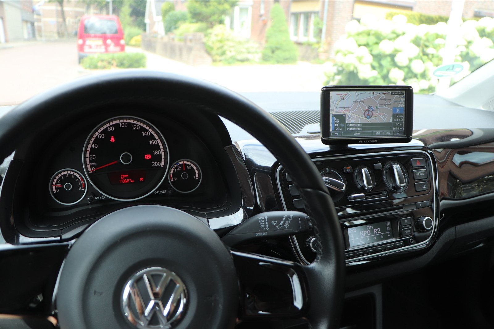 Volkswagen up! 1.0 50KW Ecofuel 2013 Wit CNG/benzine, Auto's, Voorwielaandrijving, Stof, CNG (Aardgas), 4 stoelen