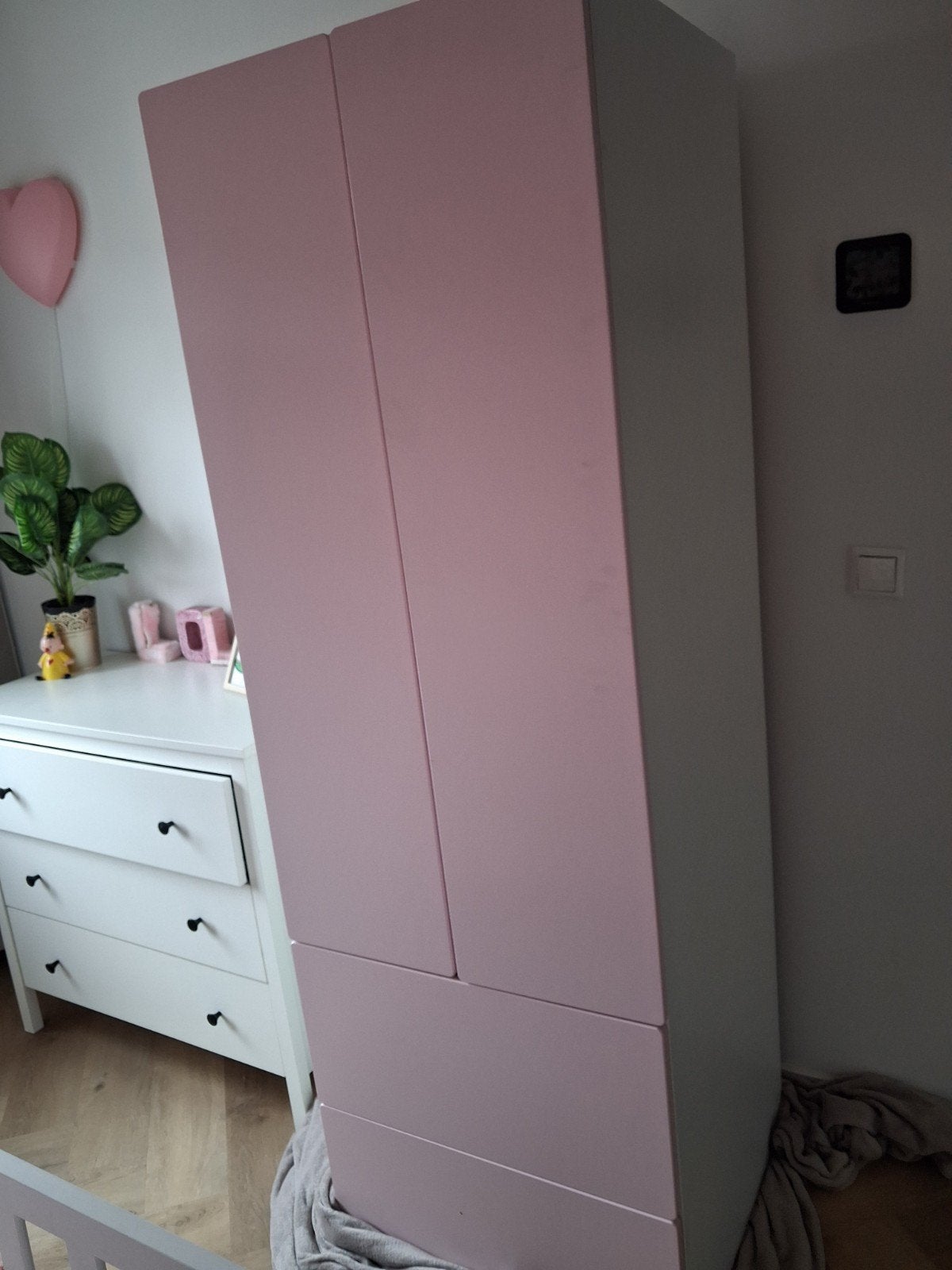 IKEA SMÅSTAD / PLATSA kledingkast roze-wit met 2 lades – net, Ophalen, 50 tot 100 cm, Zo goed als nieuw, 150 tot 200 cm