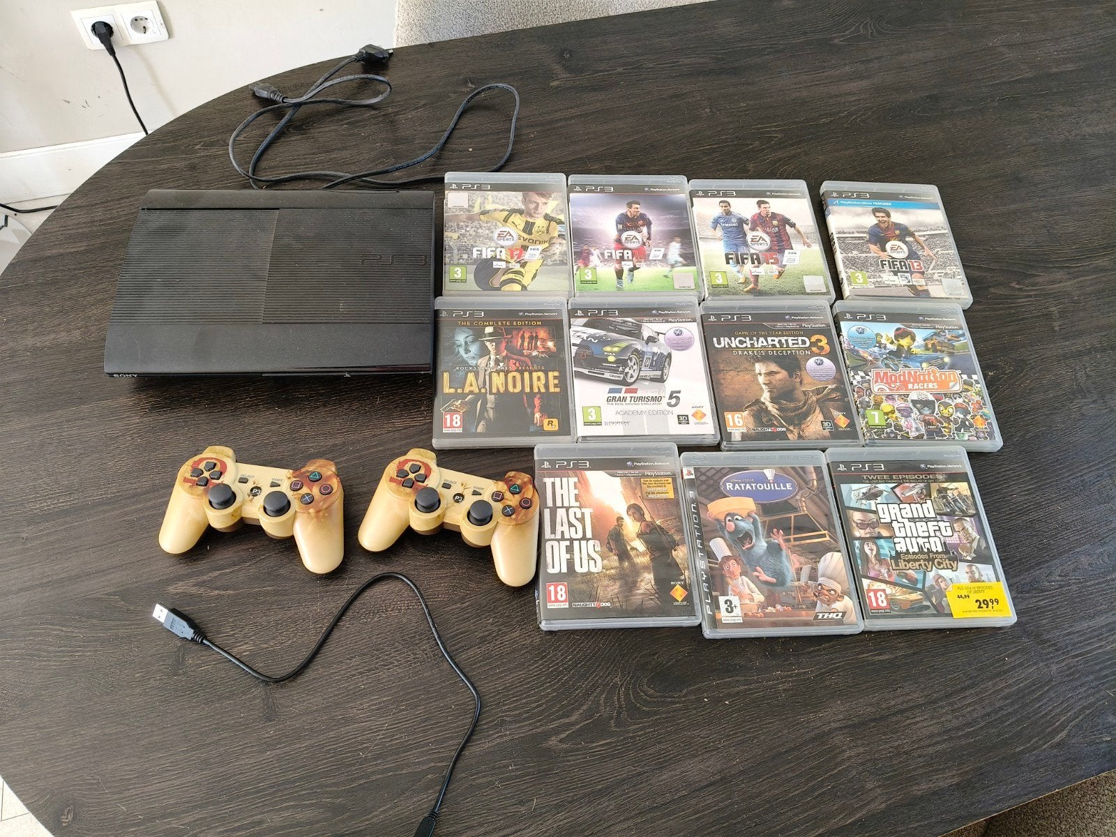PlayStation 3 (PS3) met 2 controllers en 10 spellen, Spelcomputers en Games, Games | Sony PlayStation 3, Ophalen, Gebruikt, Vanaf 18 jaar