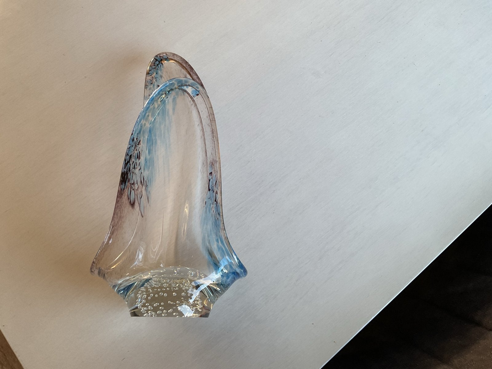 Unieke glazen schaal/vaas met bubbels en blauwe accenten, Ophalen of Verzenden