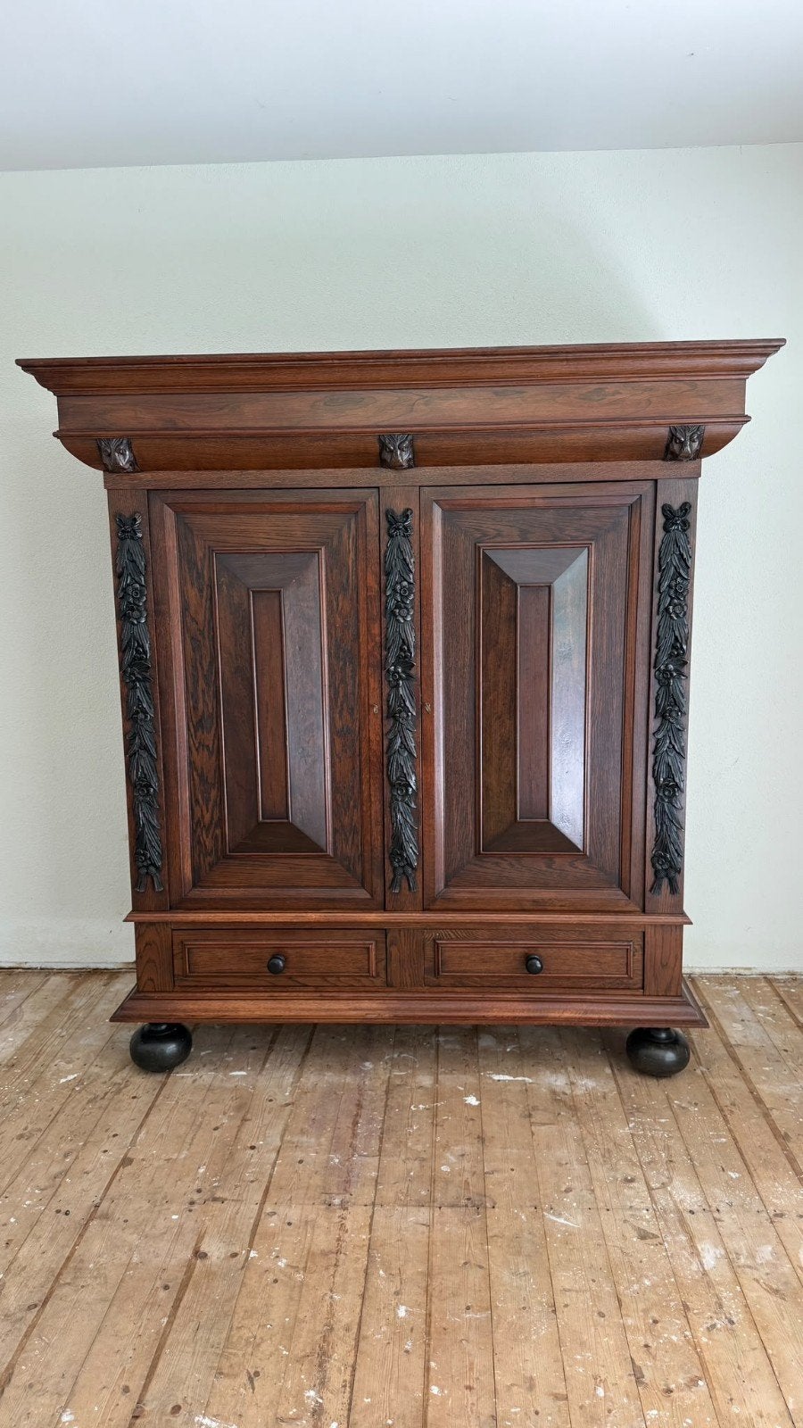 Antieke robuuste Ranken kast, Ophalen of Verzenden