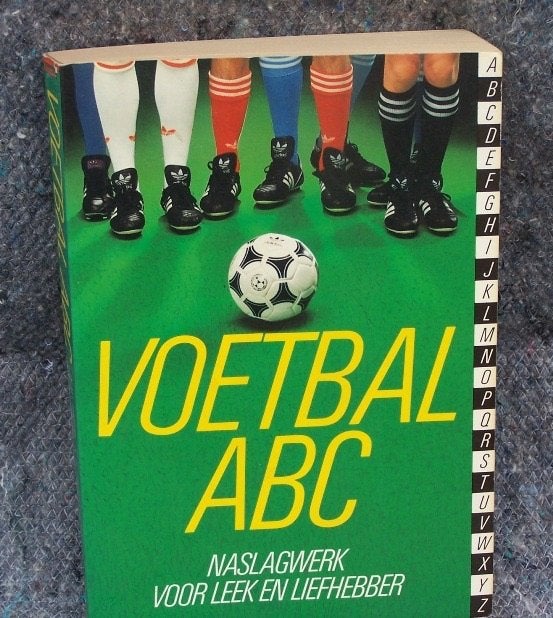 3 boeken over voetbal., Ophalen of Verzenden, Zo goed als nieuw, Overige binnenlandse clubs, Boek of Tijdschrift