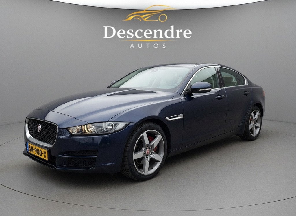 Jaguar XE 2.0 D Prestige Pro Edition nieuwe dis.ketting, Auto's, Jaguar, Automaat, 4 cilinders, Met garantie (alle), Blauw