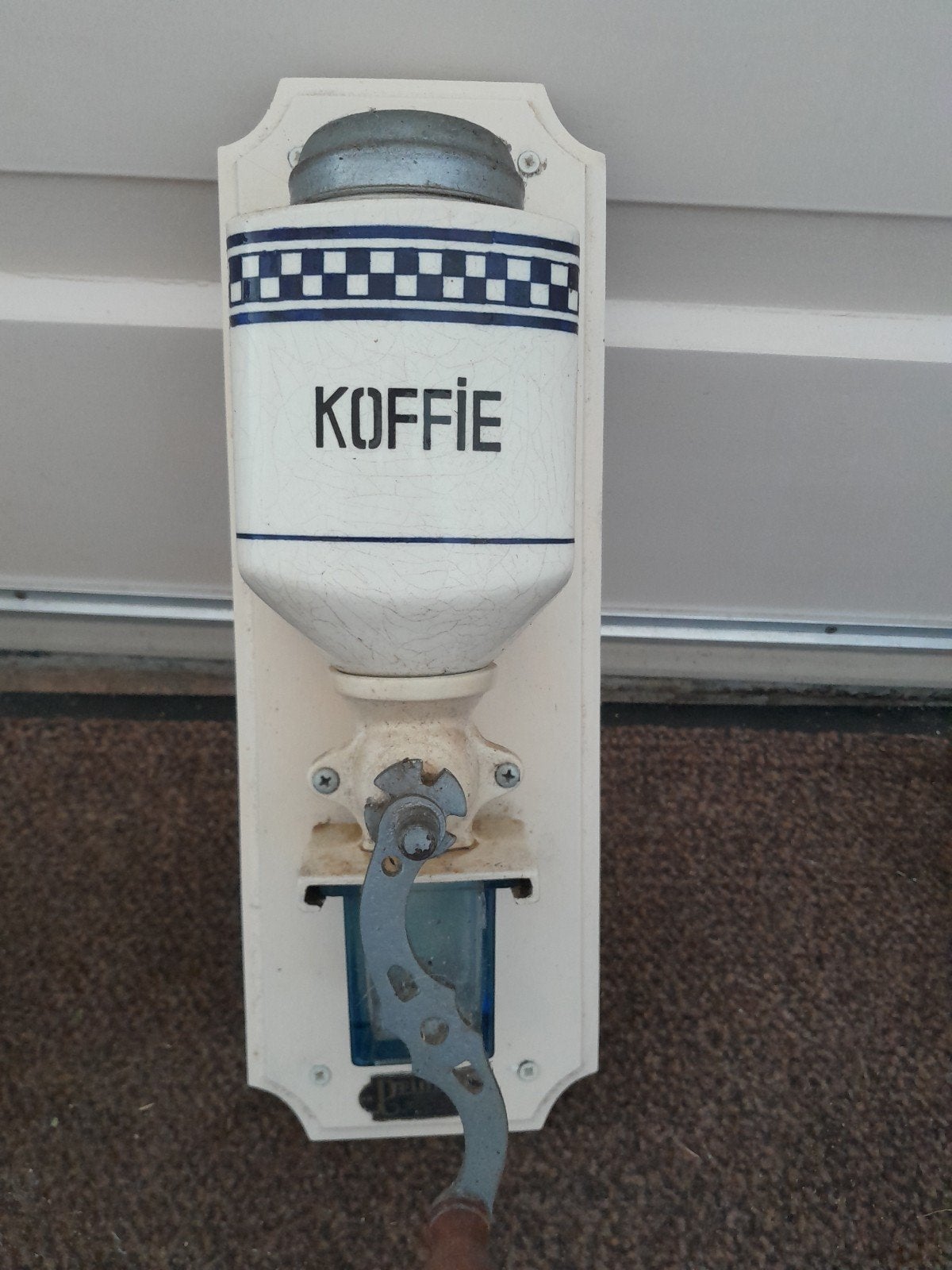 Antieke Wandkoffiemolen - KOFFIE, Ophalen