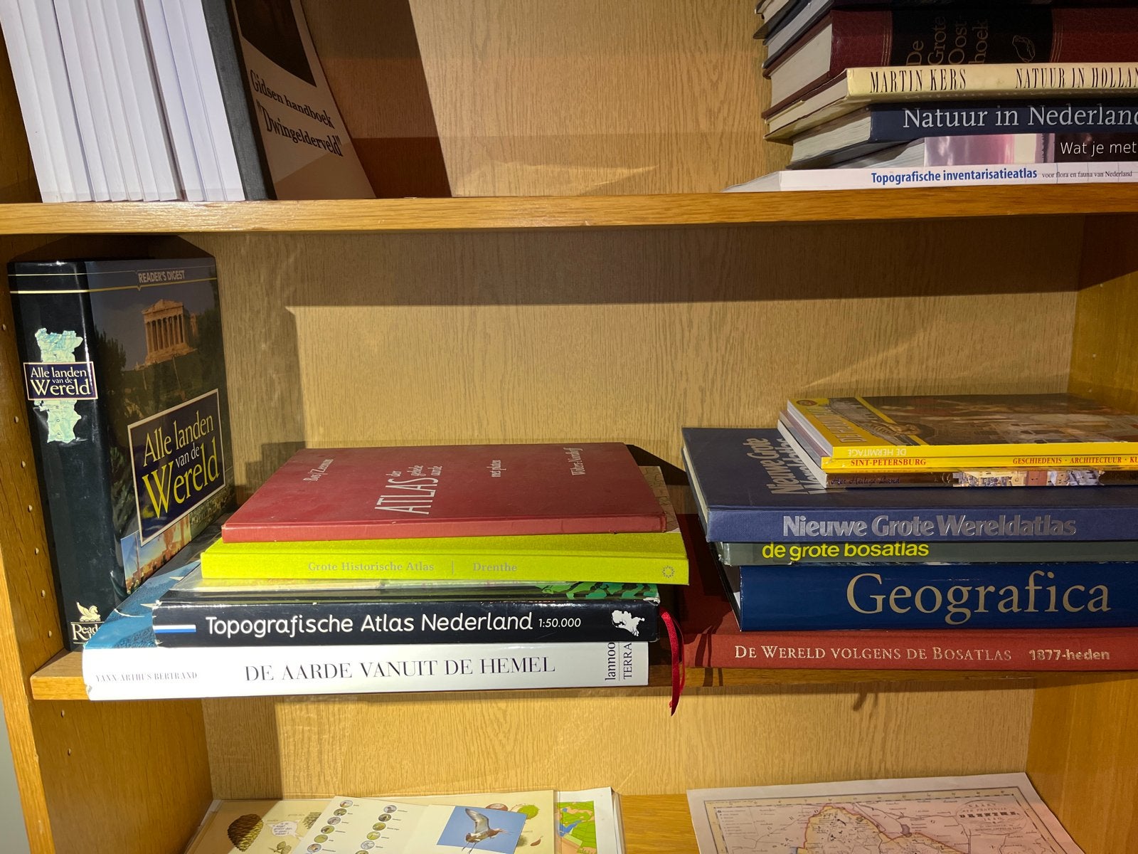 Diverse atlassen en kaarten, waaronder Bosatlas, Boeken, Bosatlas, 1800 tot 2000, Nederland, Ophalen