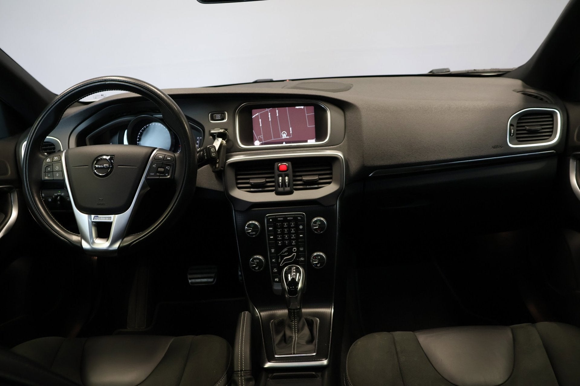 Volvo V40 1.5 T3 Polar+ Sport |Panorama|Leder|, Auto's, Volvo, 4 cilinders, 700 kg, Wit, Bedrijf