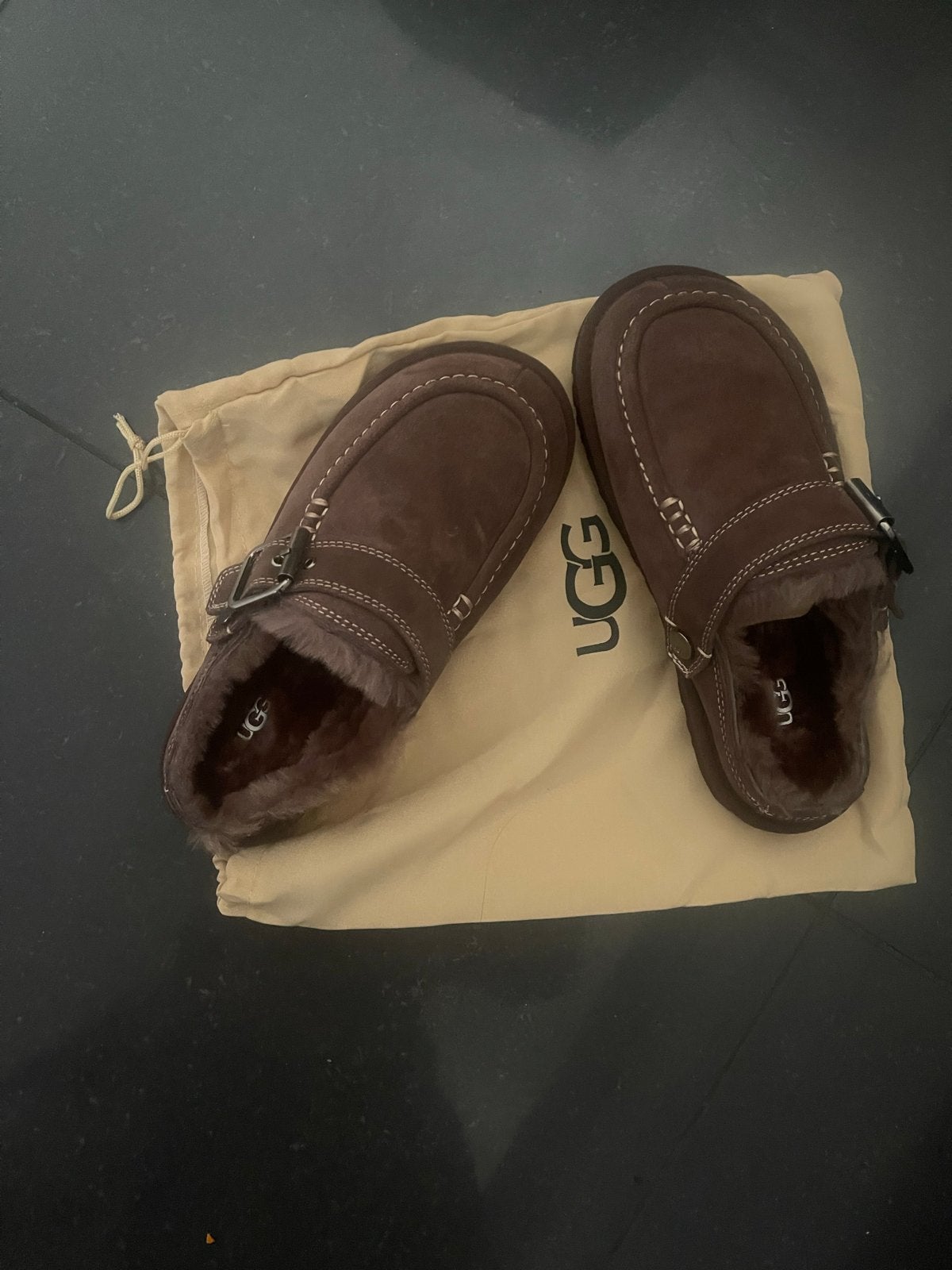 Nieuwe Uggs goldenstar evelina clog burnt bruin, Ophalen of Verzenden, Nieuw, Bruin, Pantoffels of Sloffen