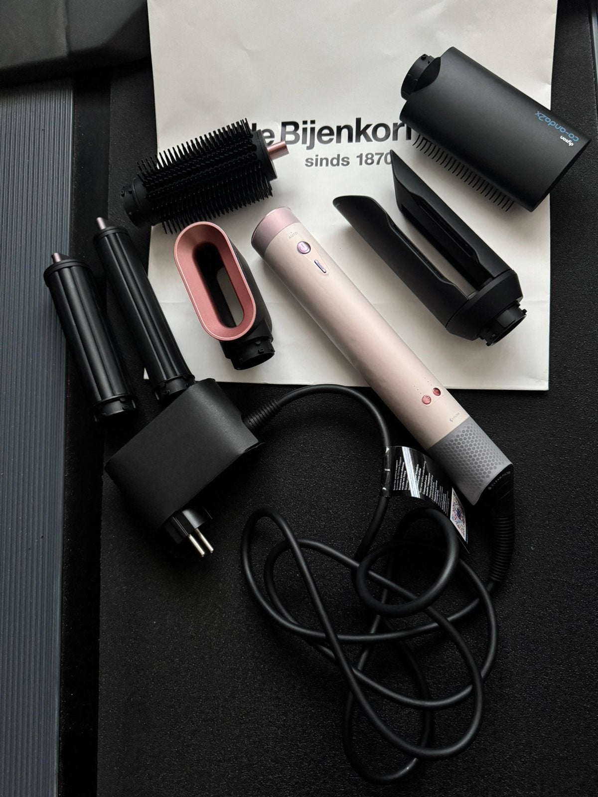 Dyson airwrap Co Anda 2X nieuw, Ophalen of Verzenden, Nieuw, Föhn of Haardroger