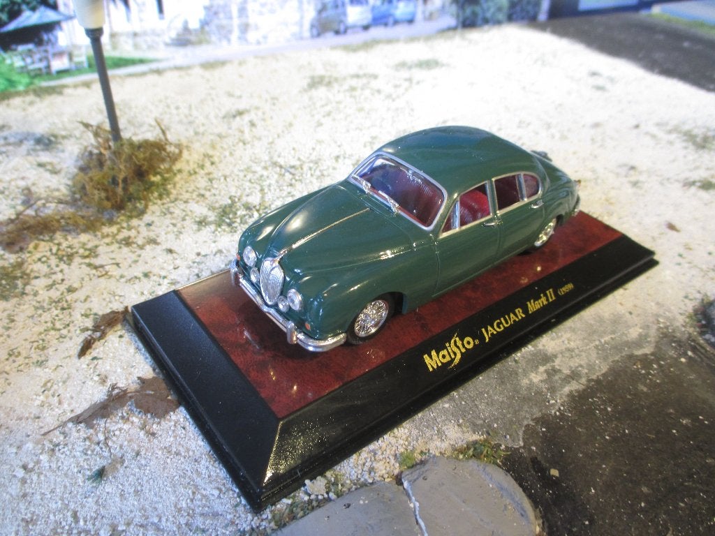 1/43 Jaguar Mk.2 - Maisto Brit Racing Green/ rood interieur, Ophalen of Verzenden, Nieuw, Auto, Overige merken