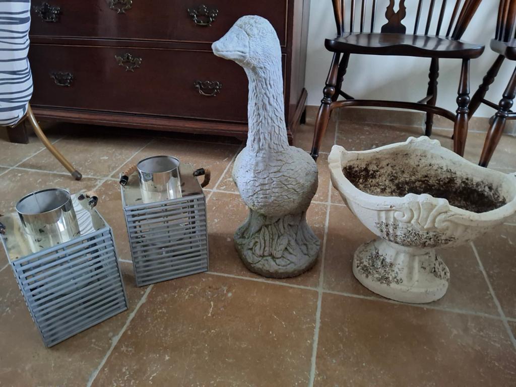 Een gans 60 cm hoog 2 lampjes en bloembak 30cm, Tuin en Terras, Tuinbeelden, Ophalen