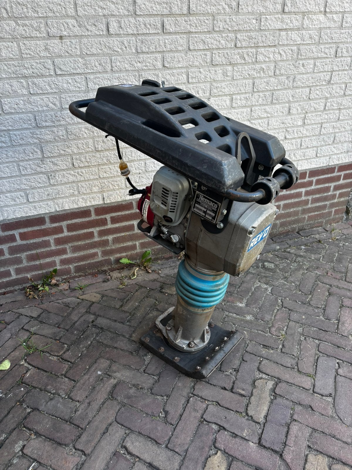 Revo TS56 trilstamper, Tuin en Terras, Hand-tuingereedschap, Zo goed als nieuw, Ophalen