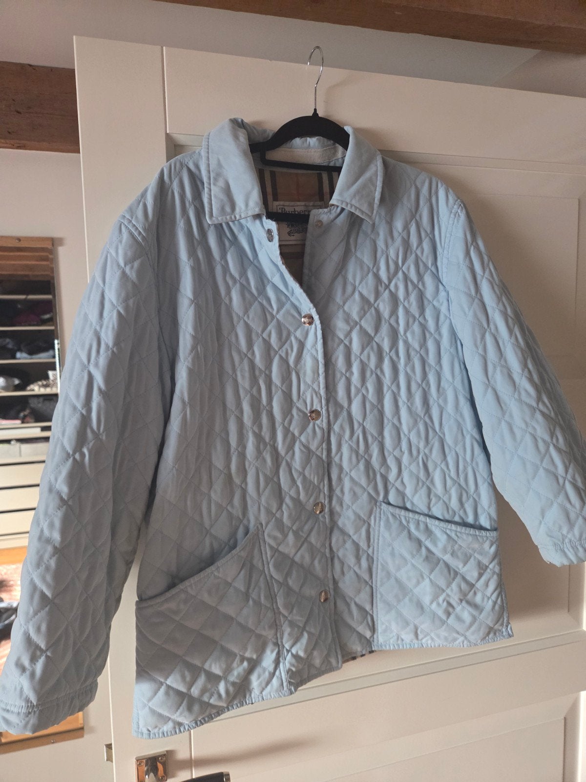 vintage?.Burberry's gewatteerde jas - lichtblauw - maat L, Kleding | Dames, Blauw, Maat 42/44 (L), Burberry's, Ophalen of Verzenden