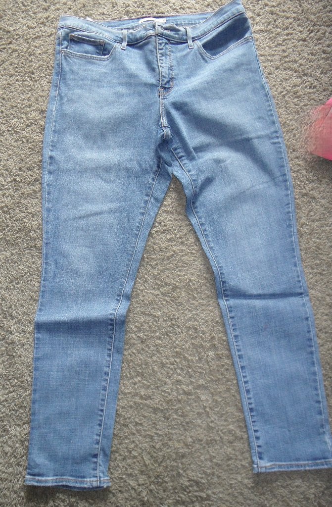 In goede staat verkerende LEVI's jeans, maat 32, Blauw, Ophalen of Verzenden, Zo goed als nieuw, W30 - W32 (confectie 38/40)