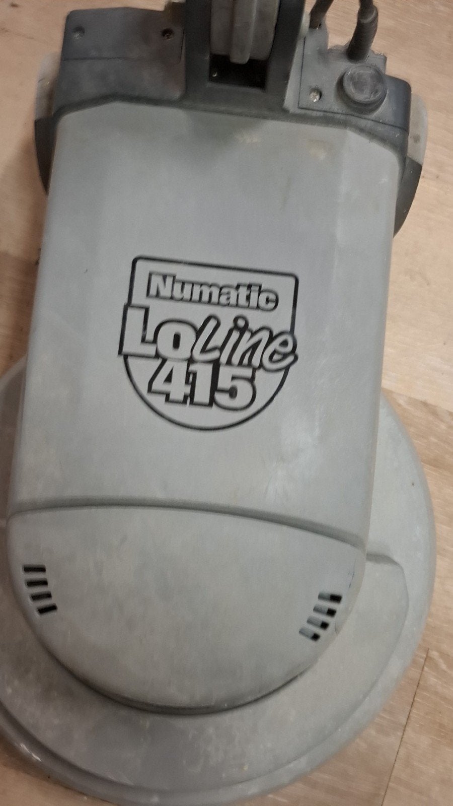 Numatic LoLine 415 Schrob- of Zuigmachine, Doe-het-zelf en Verbouw, Ophalen, Gebruikt, Schrobmachine