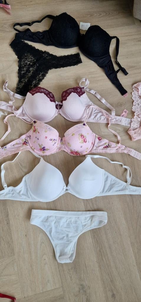 Partij  lingerie setjes en beha's 80D, Ophalen of Verzenden, Overige kleuren, BH
