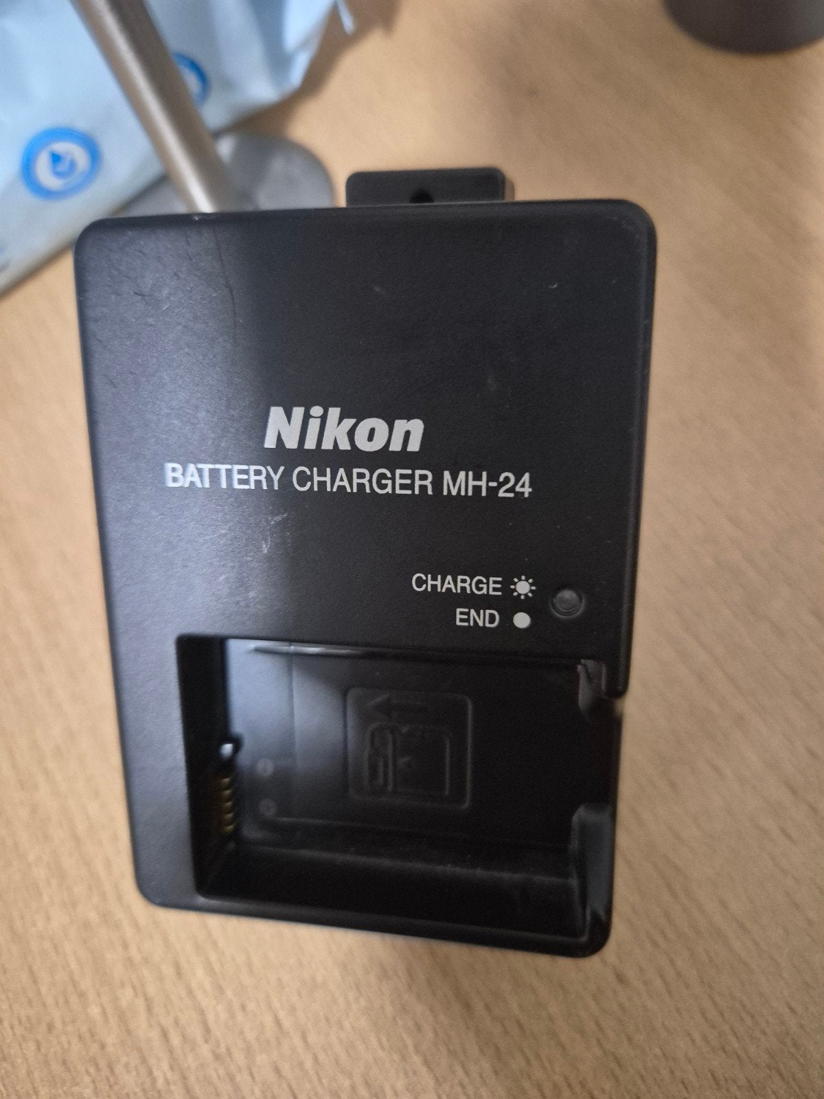 Nikon Batterijlader MH-24 voor EN-EL14/EL14a accu's, Ophalen of Verzenden