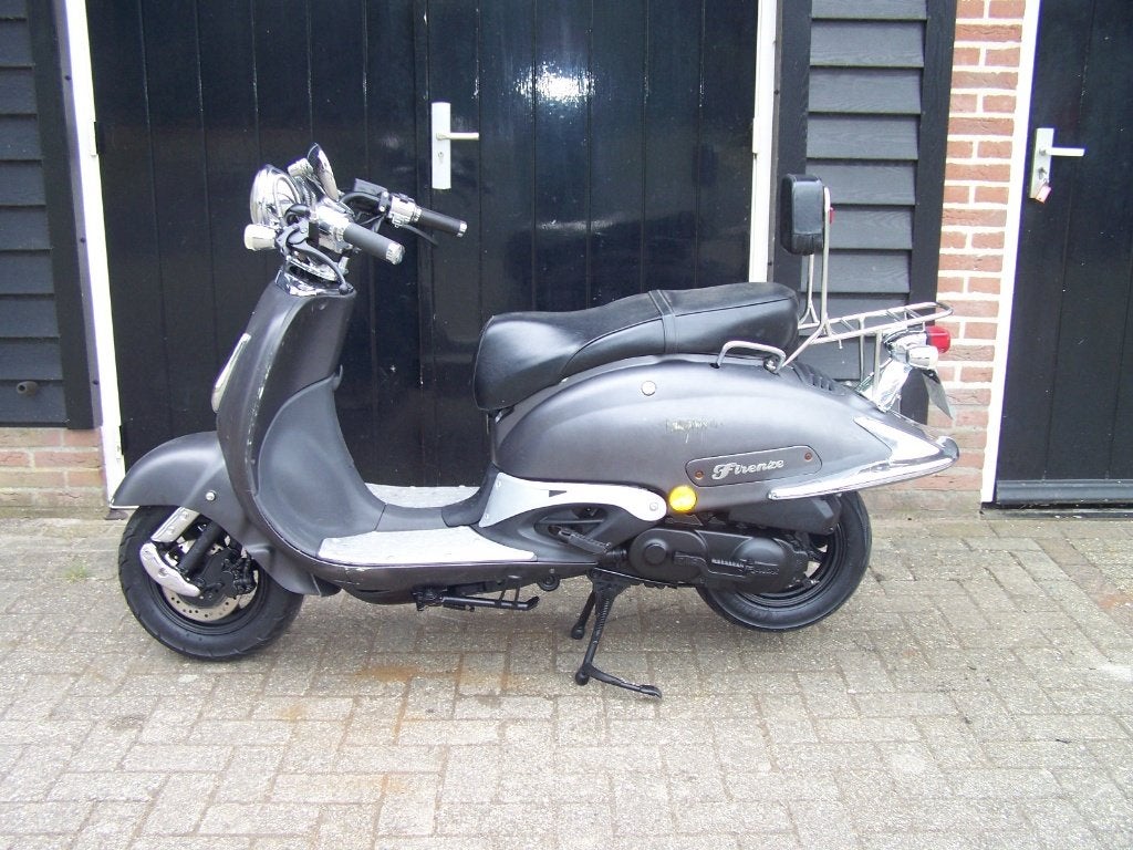 snor scooter , scooter , Santini scooter , snor scooter 25km, Gebruikt, Benzine, Ophalen, Overige merken