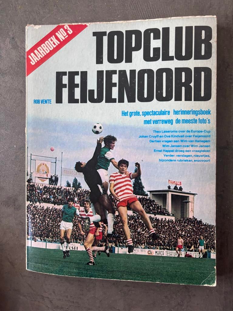 Feijenoord jaarboek nummer 3 (1971), Boeken, Sportboeken, Gelezen, Balsport, Ophalen of Verzenden