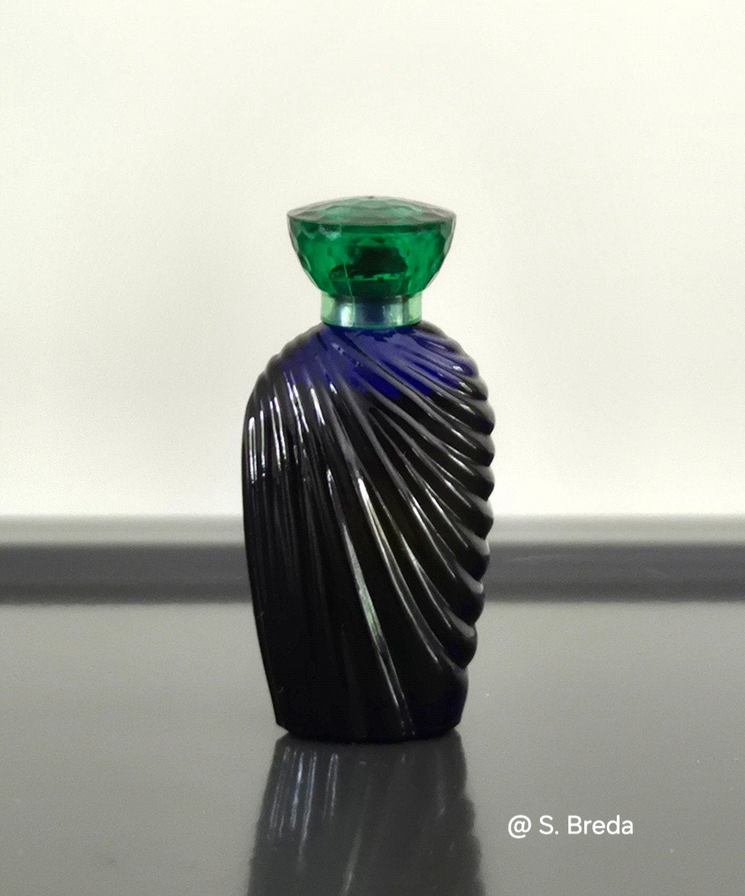 Ungaro - Eau de Parfum miniatuur, Verzamelen, Parfumverzamelingen, Ophalen of Verzenden, Zo goed als nieuw, Miniatuur, Gevuld