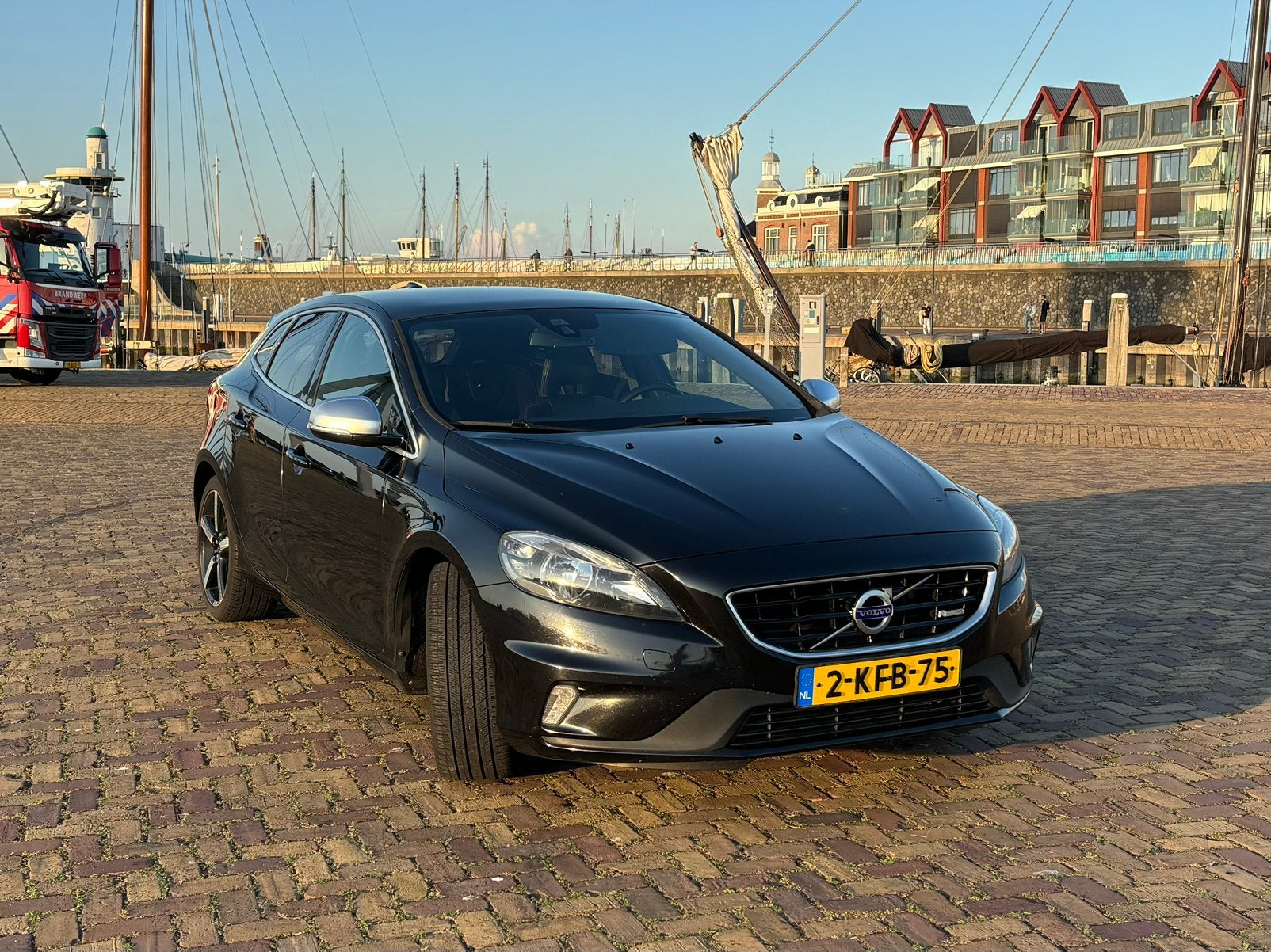 Volvo V40 1.6 T4 180PK 2013 Zwart, Auto's, Voorwielaandrijving, 1596 cc, Zwart, 4 cilinders