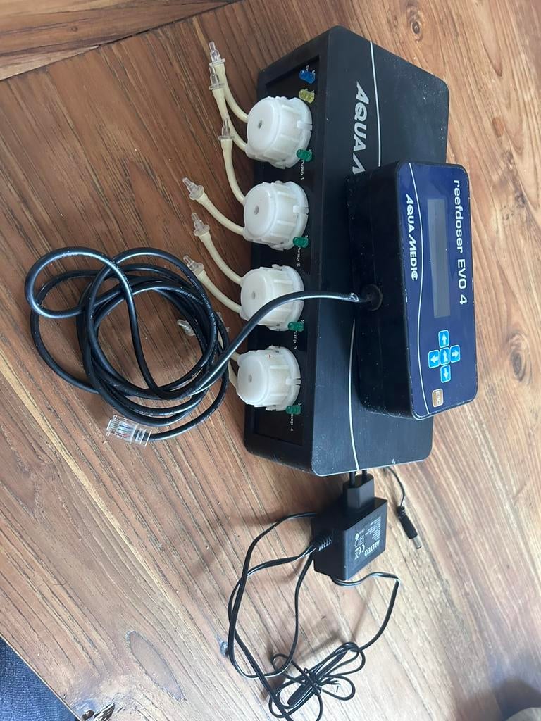 Aquamedic reefdoser evo4, Gebruikt, Overige typen, Ophalen of Verzenden, Inclusief controller