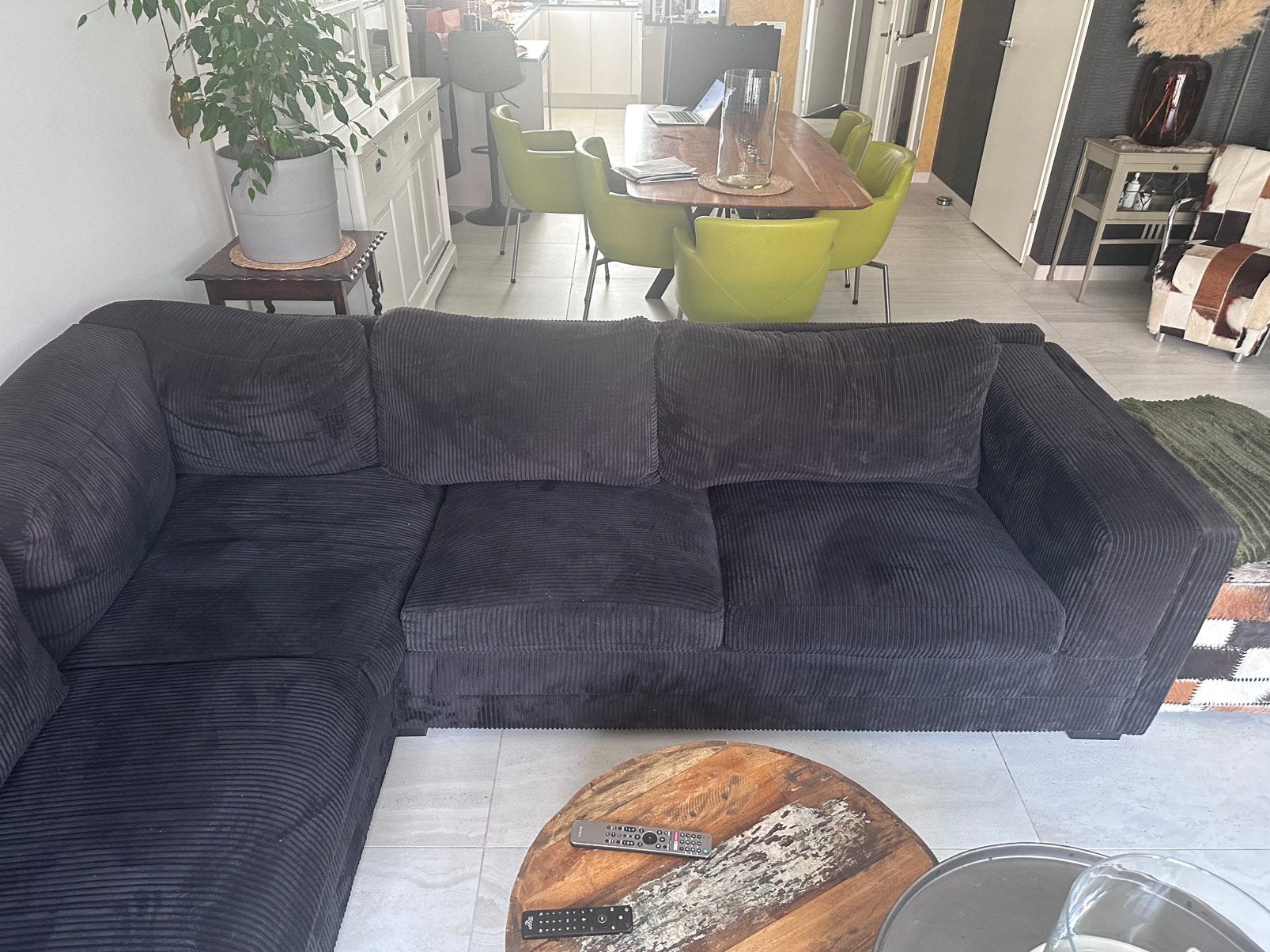 Hoekbank zwarte ribstof, Huis en Inrichting, Banken | Complete zithoeken, Ophalen, Gebruikt, Stof