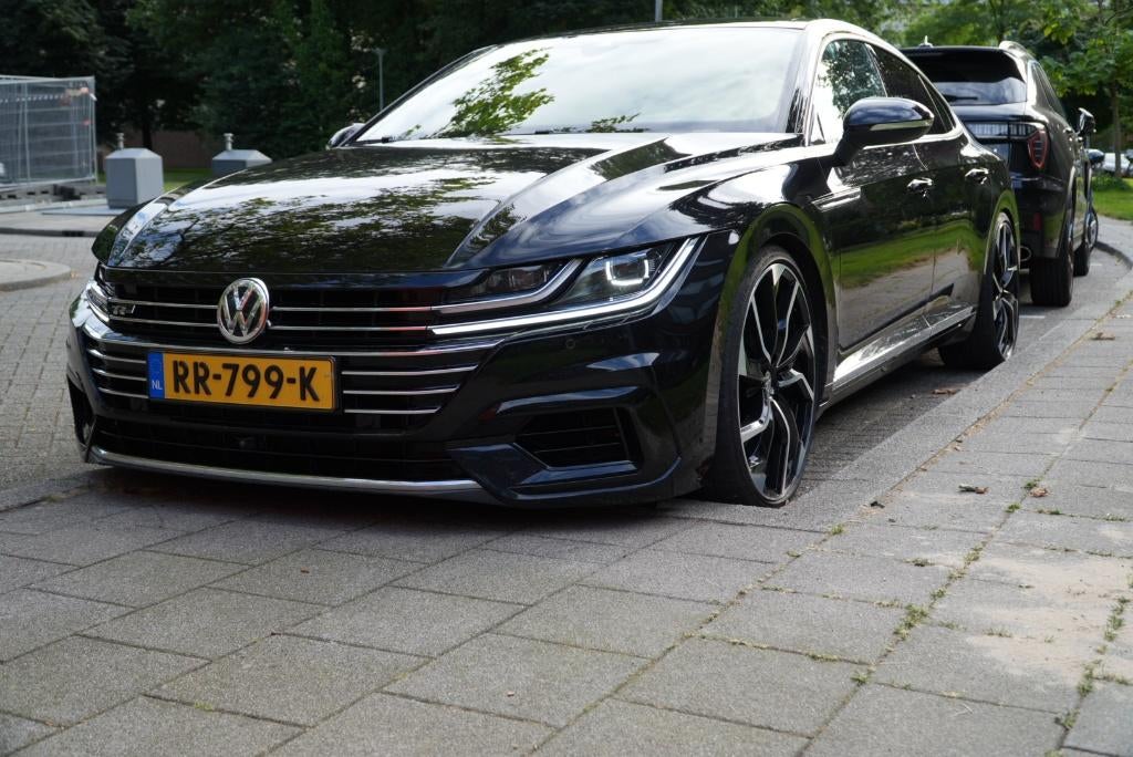 Volkswagen Arteon 2.0 TSI 280pk BMT 7-DSG 4Motion 2018 Zwart, Auto's, Volkswagen, Bedrijf, Arteon, 360° camera, 4x4, ABS, Achteruitrijcamera