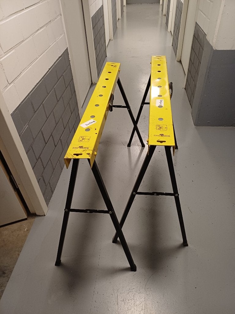 2 schragen (Wisvo) en 4 werkbank klemmen (Wisvo), Ophalen, Gebruikt, 70 tot 120 cm, Inklapbaar