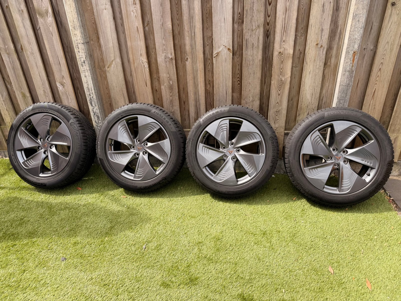 Originele Cupra Born winterset 18 inch Continental 6–8 mm, Ophalen, 18 inch, Banden en Velgen, Winterbanden