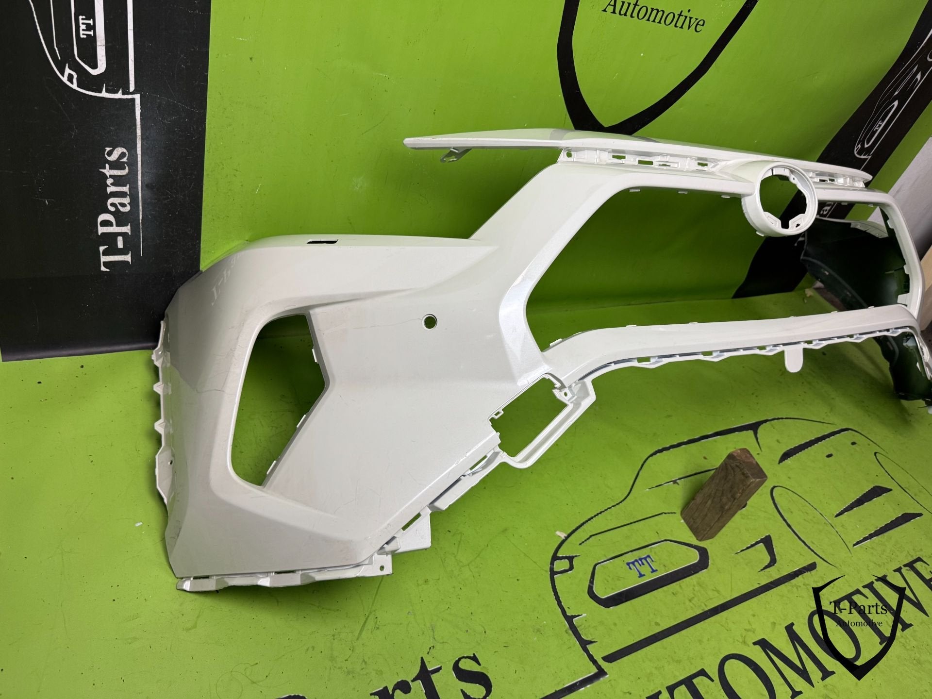 Toyota rav 4 voorbumper bumper, Info@toyota.co.jp, Gebruikt, Toyota Motor Corporation, Toyota
