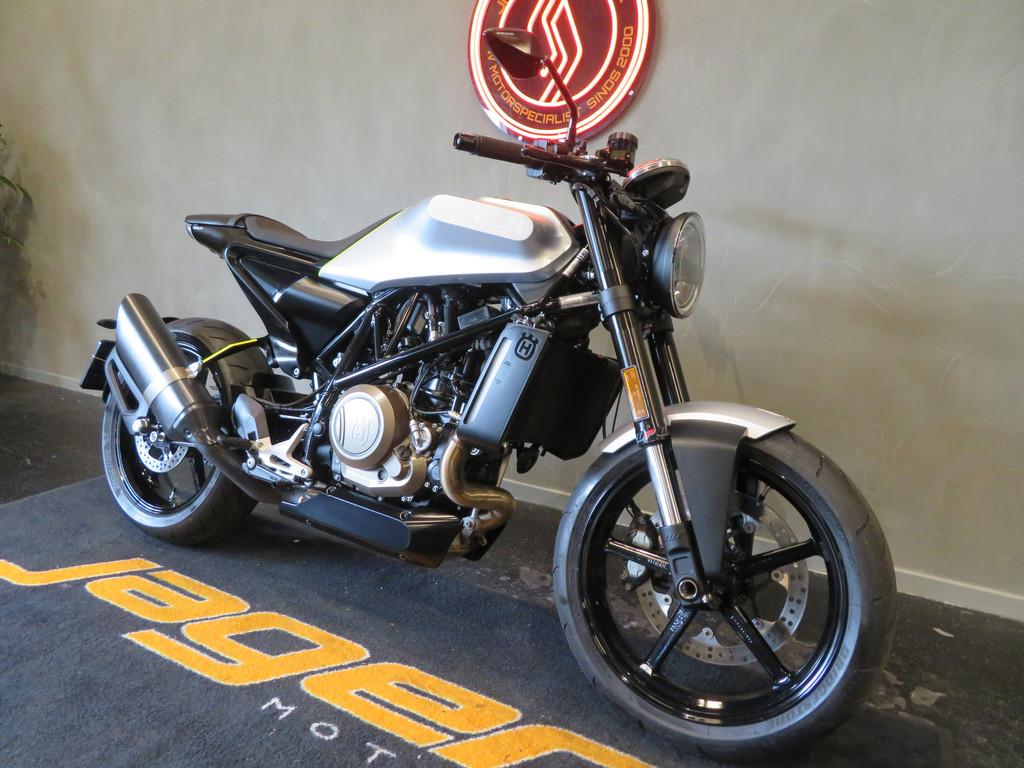 Husqvarna HUSQVARNA VITPILEN 701 TOPSTAAT! (bj 2019), 768 cc, Bedrijf, Naked bike