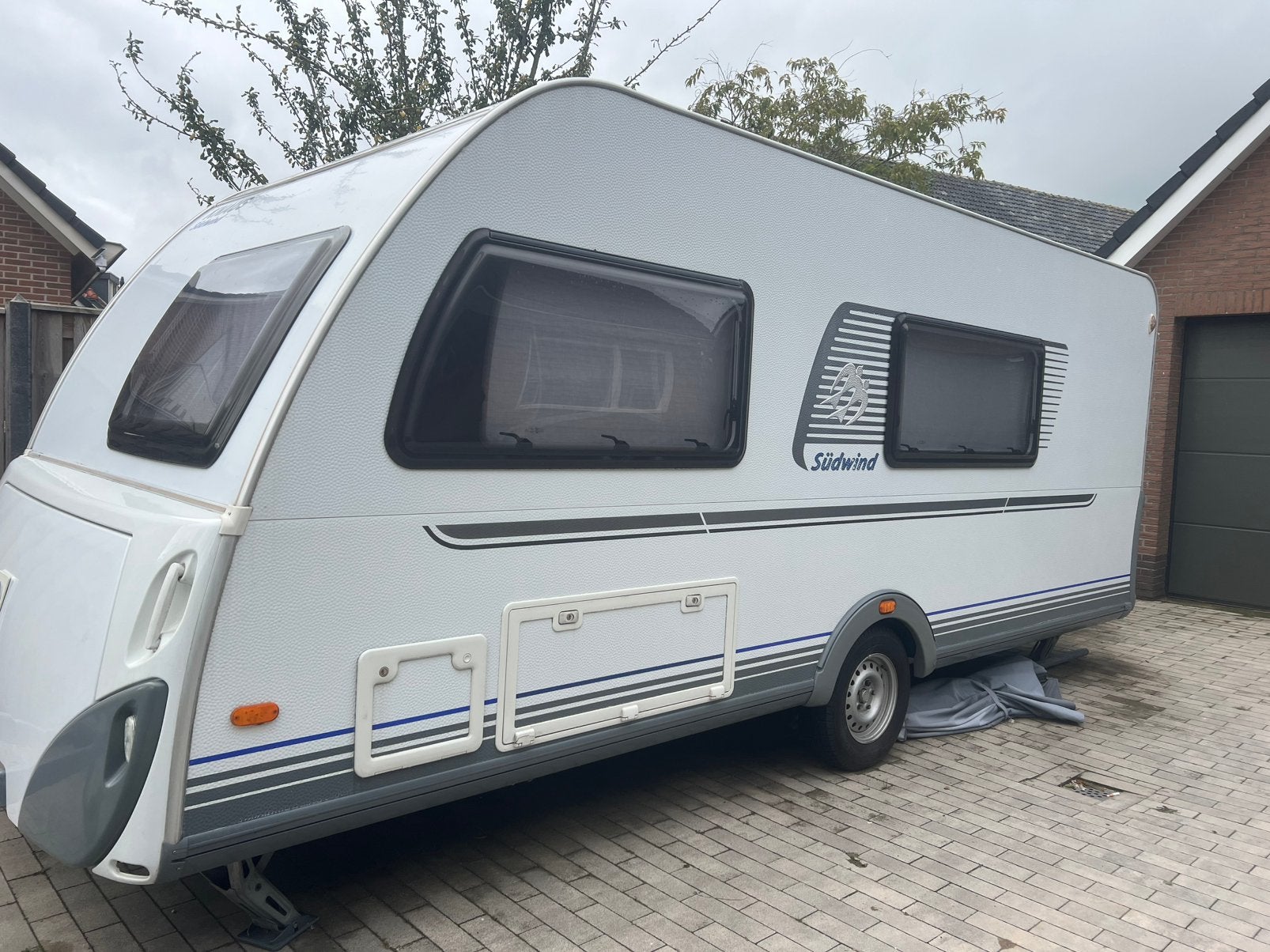 Knaus Südwind 6-persoons met stapelbed, Frans bed, 7 tot 8 meter, Particulier, Knaus