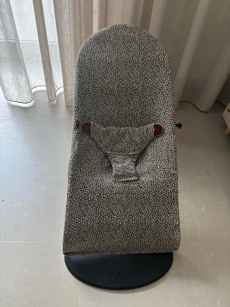 BabyBjörn Wipstoel Leopard Print -, Wipstoel, Ophalen, Overige merken, Met gordel(s) of riempje(s)