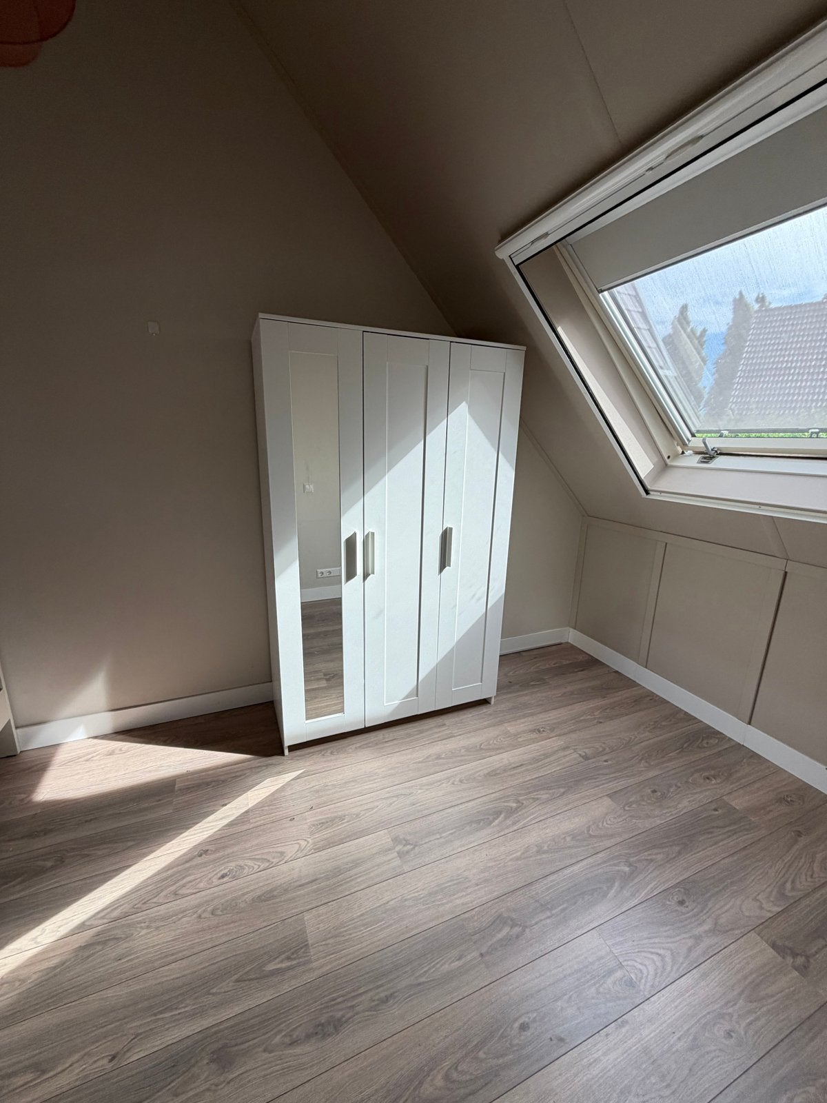 Ikea Brimnes kledingkast met spiegel en planken - wit, Huis en Inrichting, Kasten | Kledingkasten, Ophalen, Gebruikt, 100 tot 150 cm