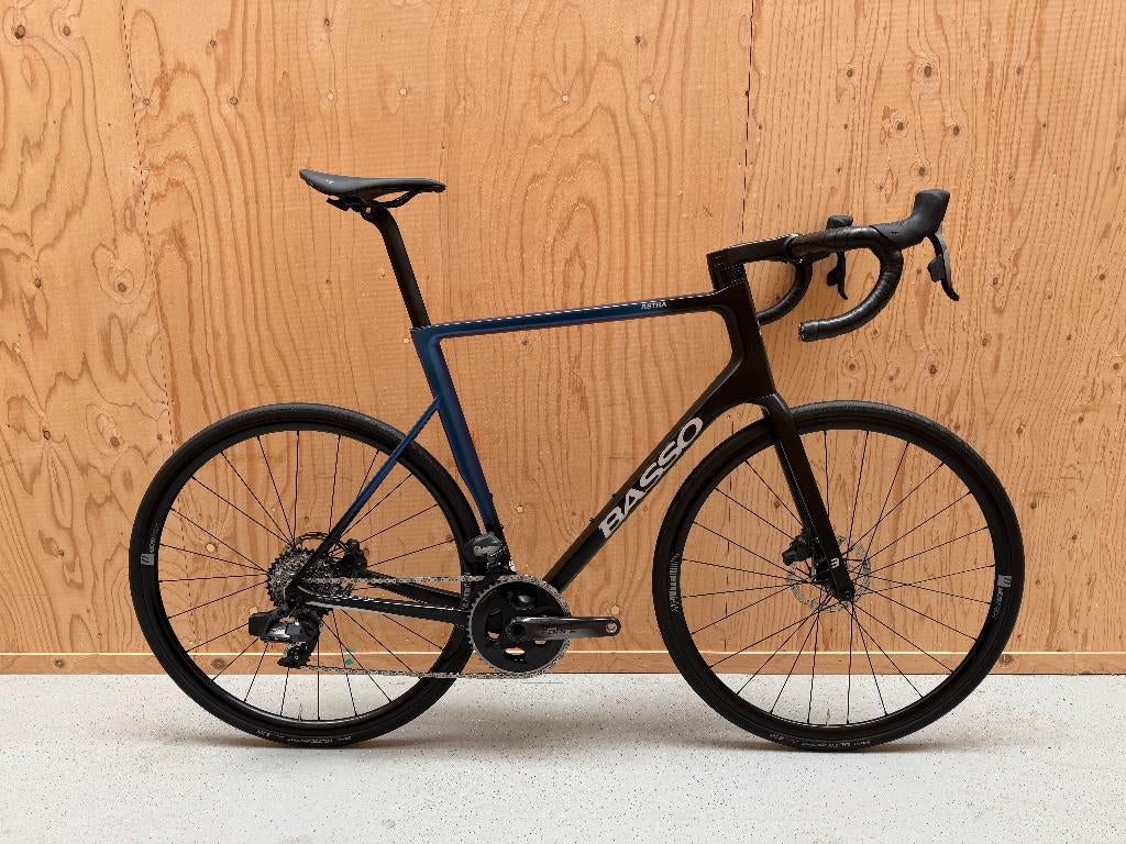 Basso Astra - SRAM Force AXS - Maat 61 - Zo goed als nieuw, Fietsen en Brommers, Overige merken, 28 inch, Carbon, Heren