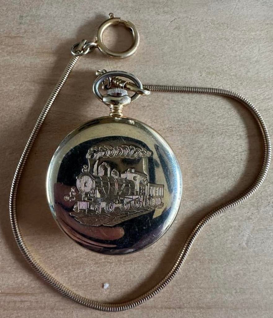 5 Russische horloges USSR tijd zolder vondst, Overige merken, Overige materialen, Polshorloge, Met ketting