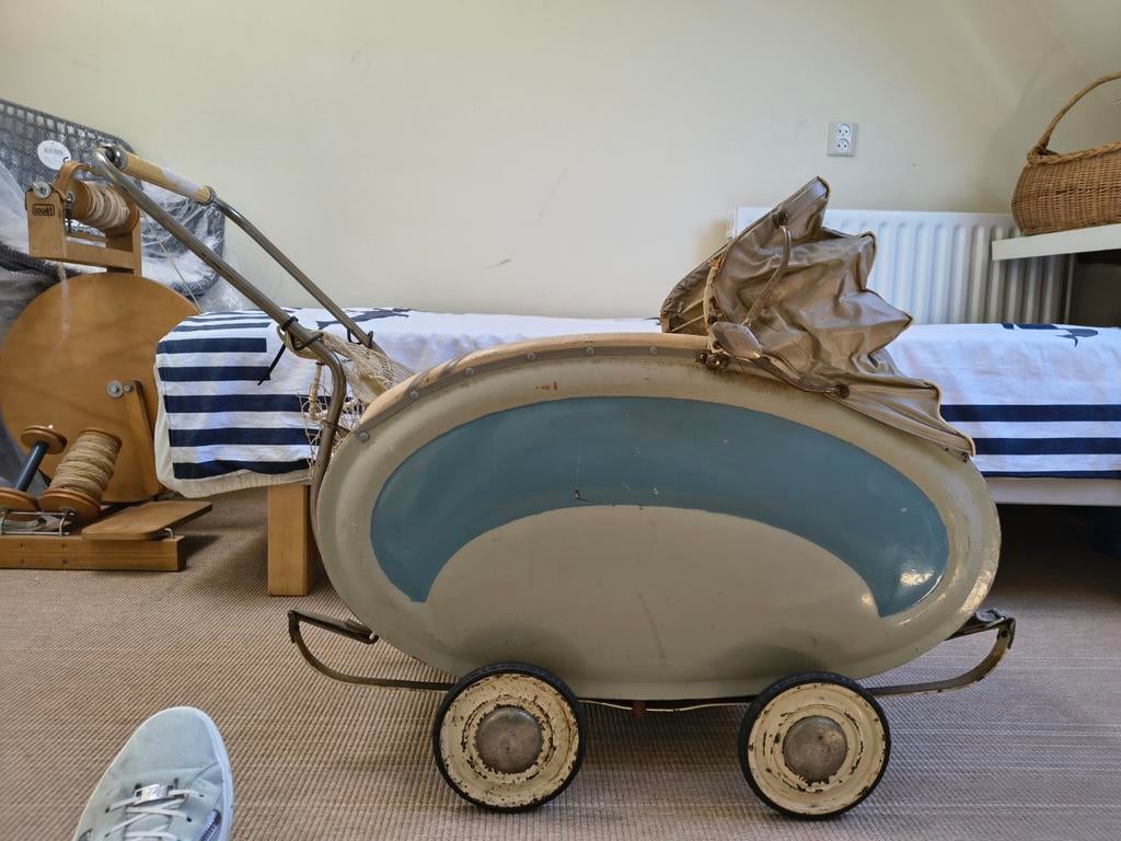 70 jaar oude poppenwagen, Antiek en Kunst, Antiek | Speelgoed, Ophalen of Verzenden