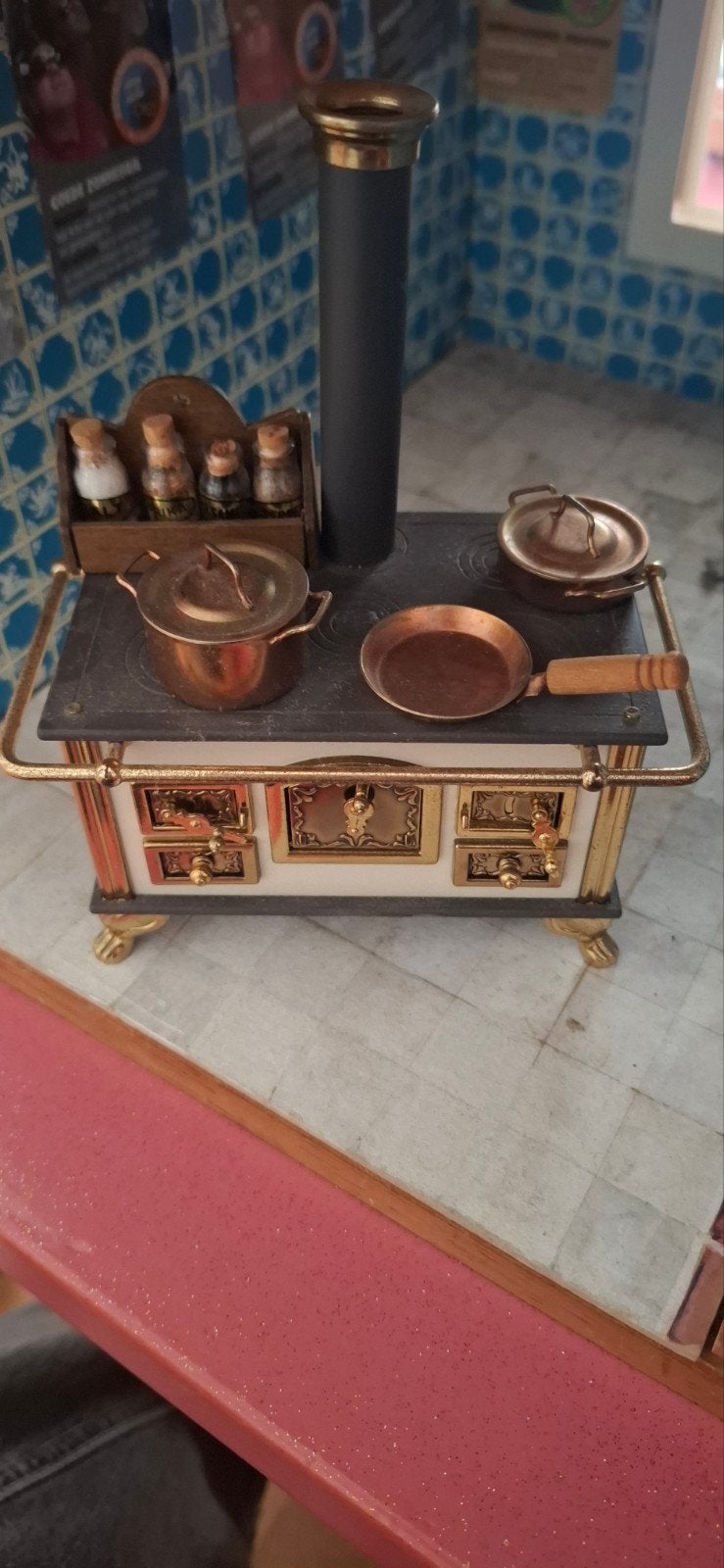 Bodo Hennig Miniatuurfornuis & Meubels (Jaren '80/'90), Ophalen of Verzenden, Zo goed als nieuw, Poppenhuis