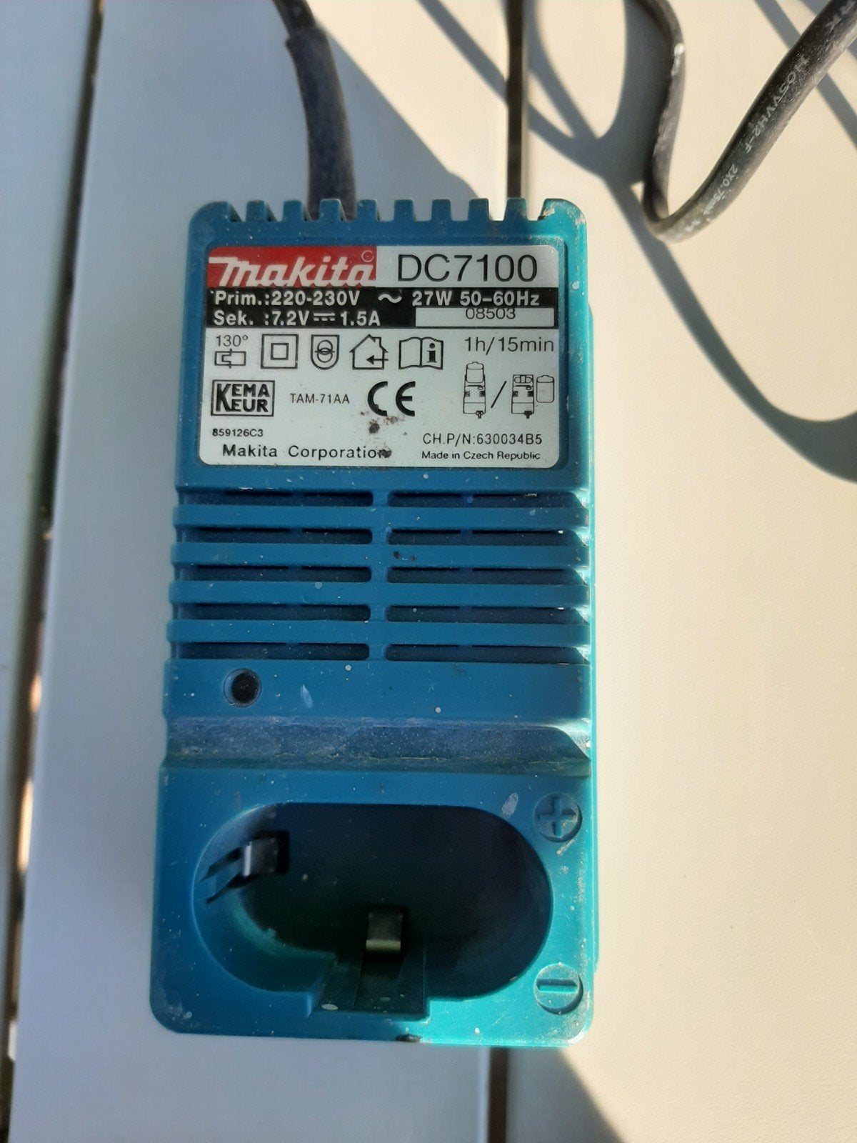 Accu-oplader Makita, Gebruikt