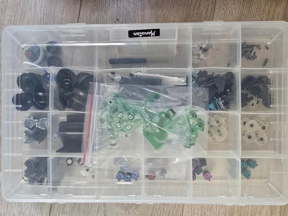 Foto 7 van Grote partij PS4/PS5 controllers + onderdelen/accessoires