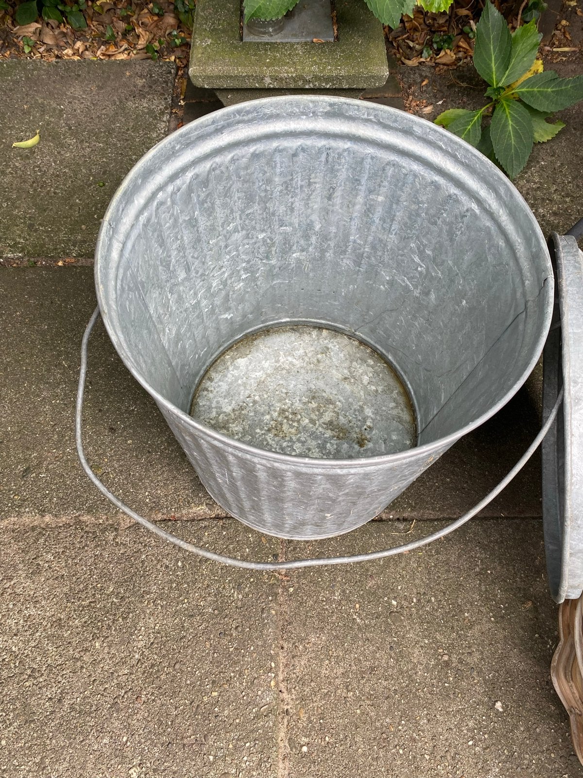 Gegalvaniseerde metalen emmer met deksel, Ophalen, 50 – 75, Gebruikt, 40 liter of meer