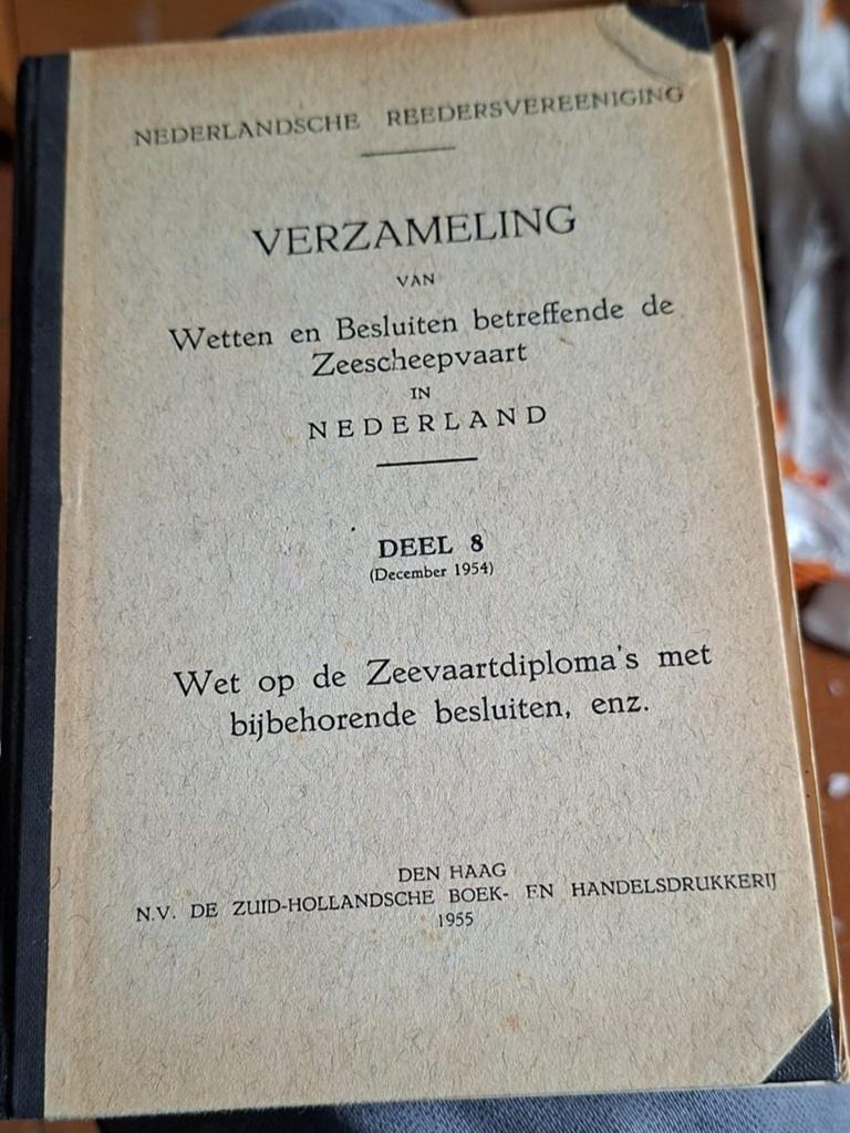 Verzameling Wetten en Besluiten Zeevaart Nederland Deel 8, Verzamelen, Scheepvaart, Ophalen of Verzenden