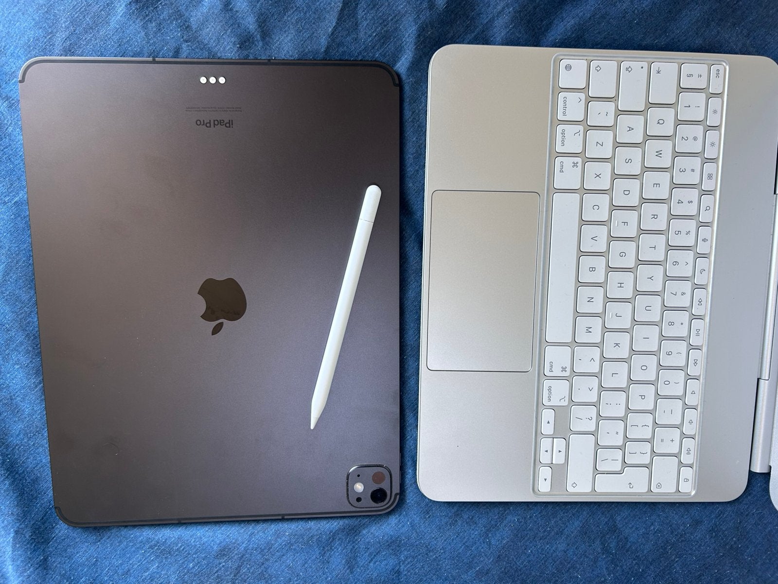 Apple iPad Pro 13-inch (M4) keyboard en pencil– 2024 model, Ophalen, 13 inch of meer, Apple iPad, Zwart