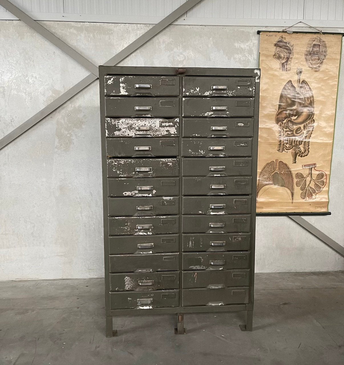 Oude militaire kast, vintage ladekast, werkplaats kast, oud, Ophalen