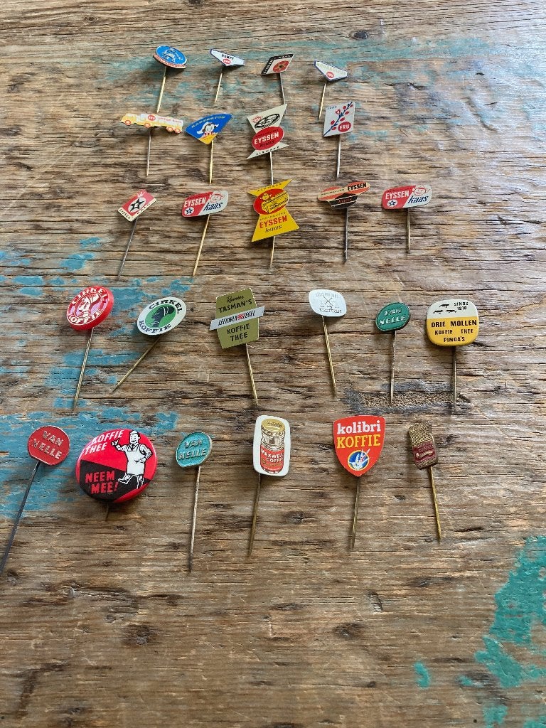 22 vintage speldjes jaren 60-70 ., Ophalen of Verzenden, Gebruikt, Overige onderwerpen