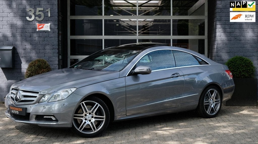 Mercedes-Benz E-klasse Coupé 500 Avantgarde 387PK Schuifdak, Auto's, Automaat, 5461 cc, Achterwielaandrijving, 4 stoelen